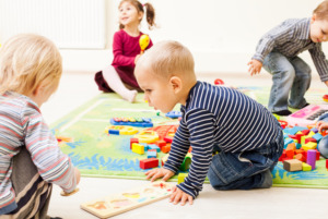 La pédagogie et l'approche snoezelen à la micro-crèche les Lapinous